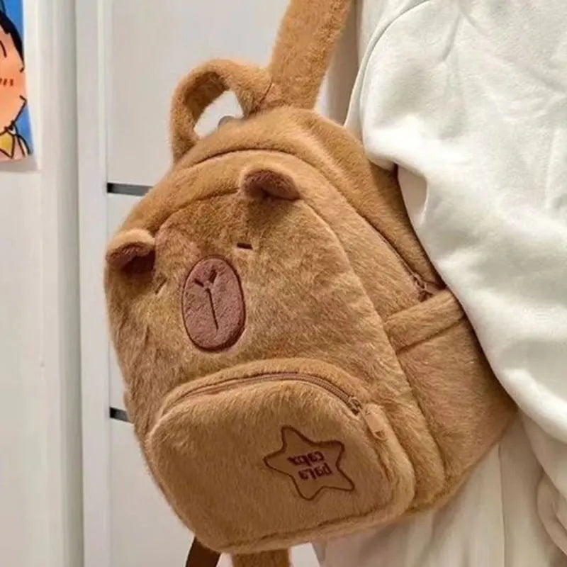 Mochila de pelúcia Capivara para mulheres, versátil, divertida, com estampa de desenho animado