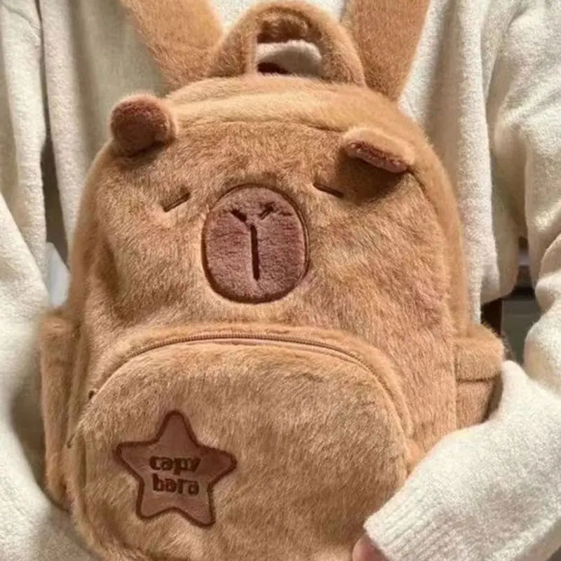 Mochila de pelúcia Capivara para mulheres, versátil, divertida, com estampa de desenho animado